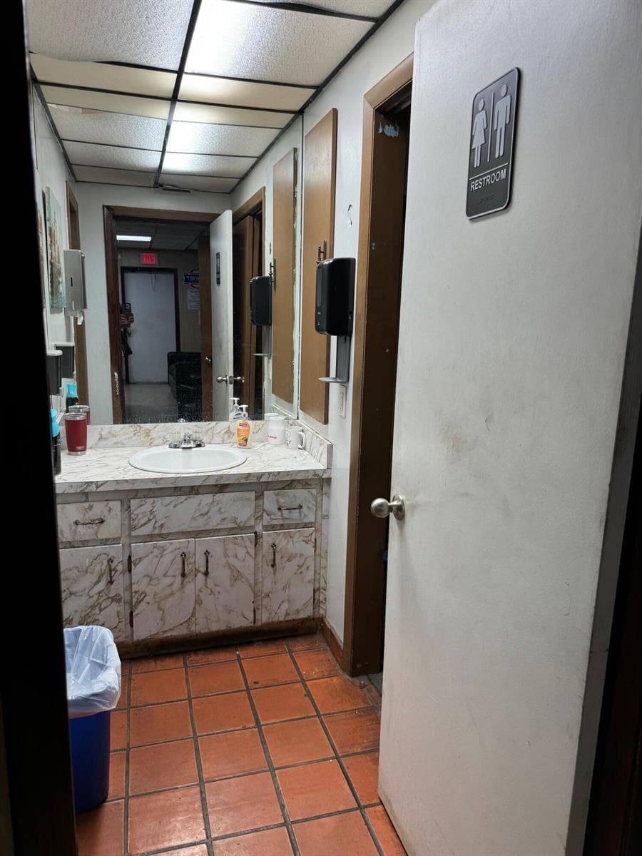 2355 NW 30th Street, Oakland Park, FL 33311 photo 4