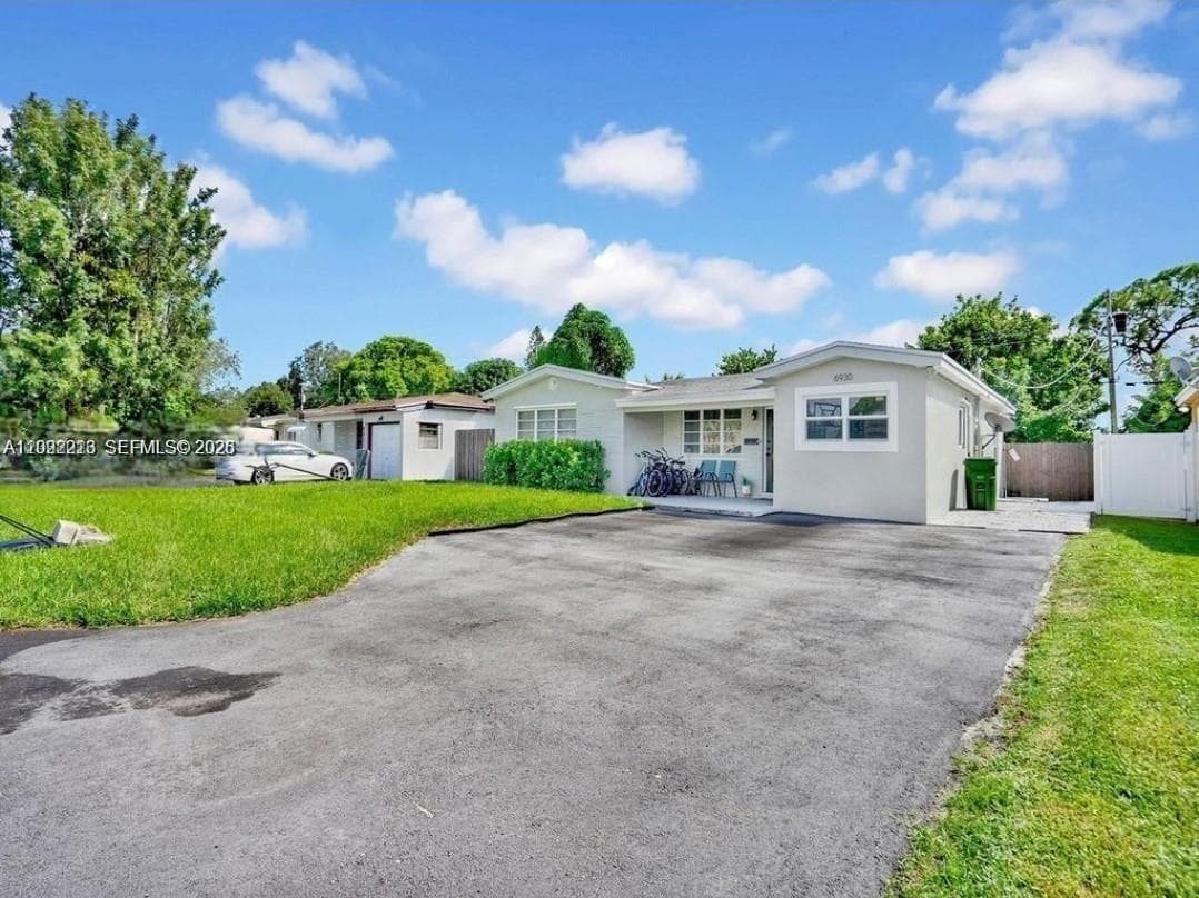 6930 SW 12th St, Pembroke Pines, FL 33023 photo 2