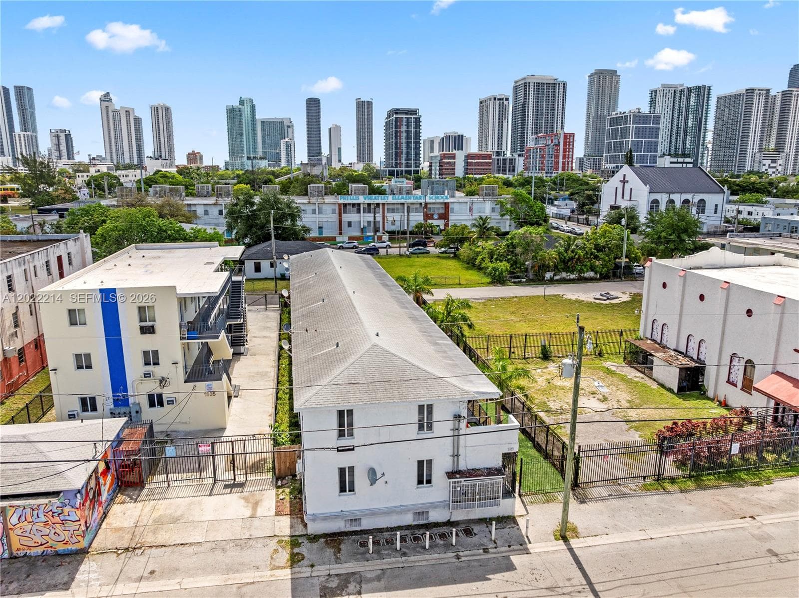 1829 NW 2nd Ct, Miami, FL 33136 photo 3