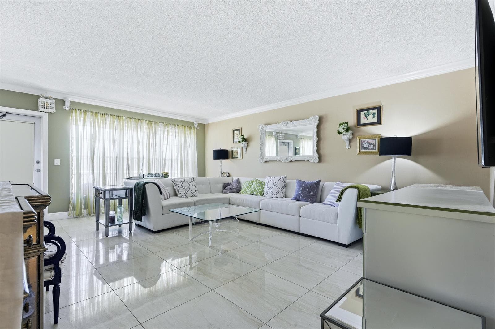 213 Wellington E, West Palm Beach, FL 33417 photo 2
