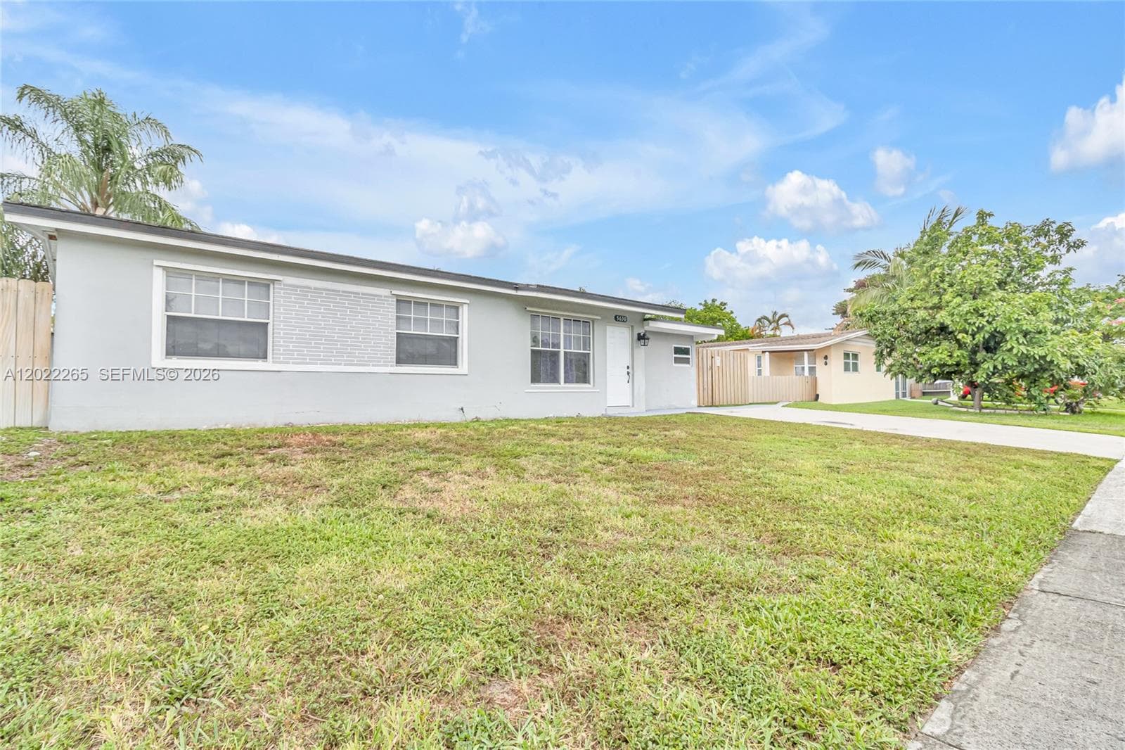 5630 SW 37th Ct, Davie, FL 33314 photo 2