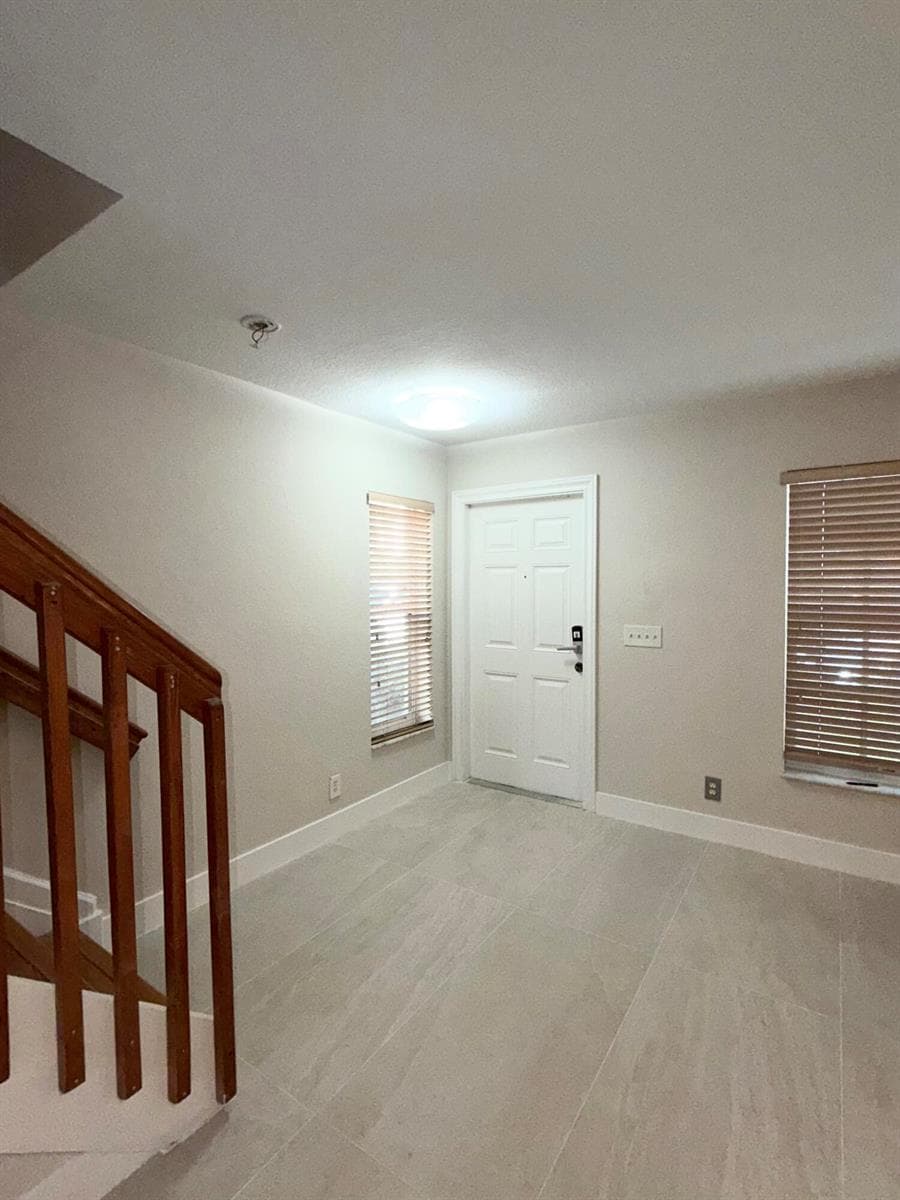 816 Summit Lake Drive, West Palm Beach, FL 33406 photo 3