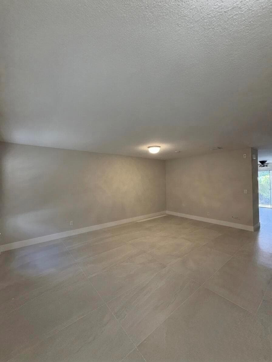 816 Summit Lake Drive, West Palm Beach, FL 33406 photo 5