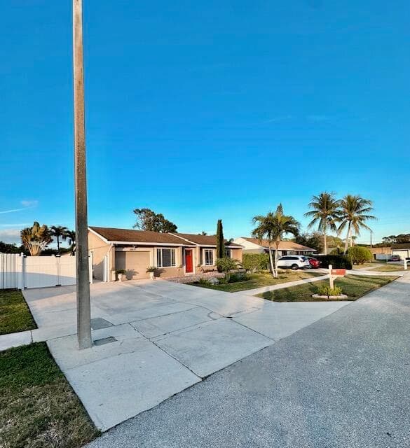 10079 Yeoman Lane, Royal Palm Beach, FL 33411 photo 4