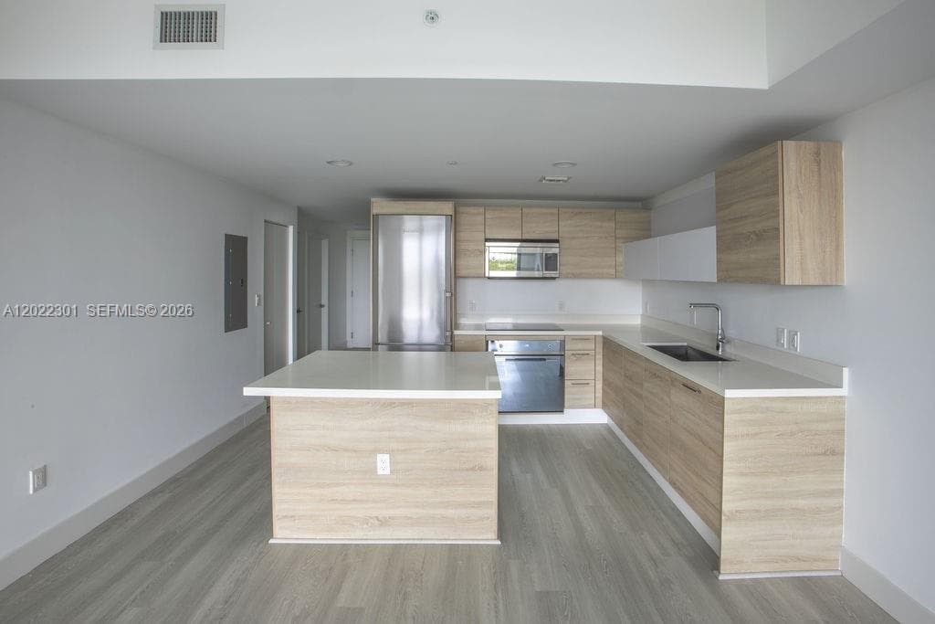 16385 N Biscayne Blvd # 403, North Miami Beach, FL 33160 photo 5