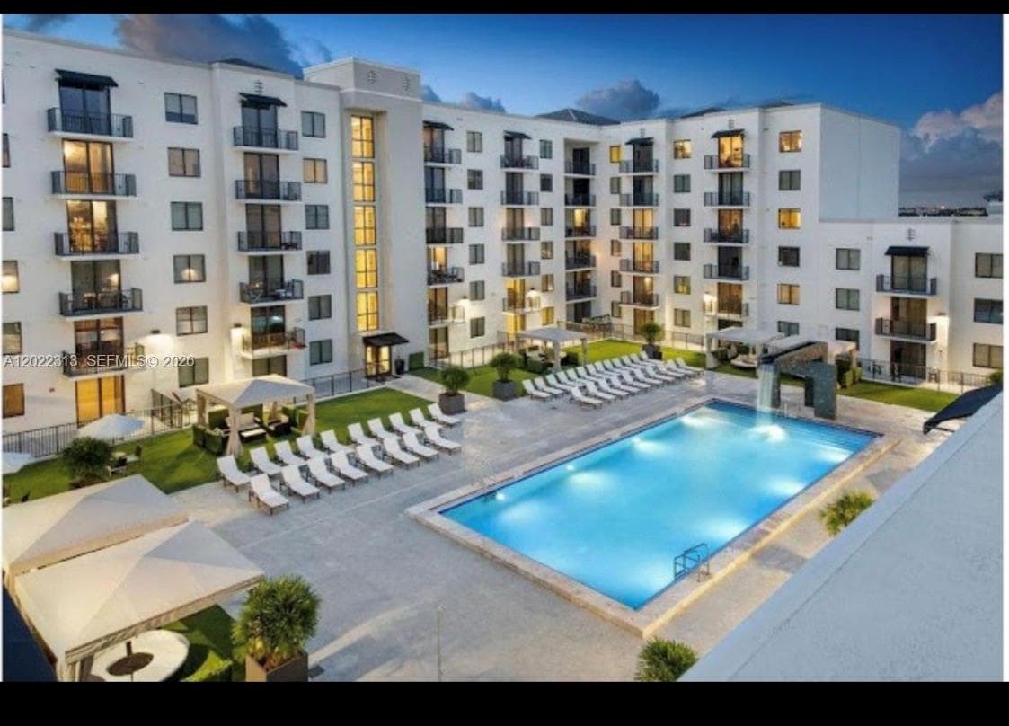 2001 Ludlam # 414, West Miami, FL 33147 photo 2