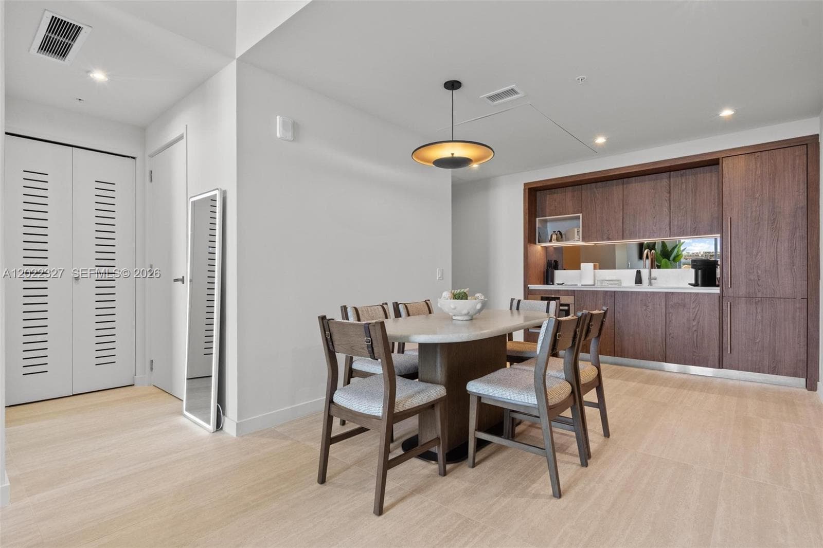 1611 SW 2nd Ave # 817, Miami, FL 33129 photo 4