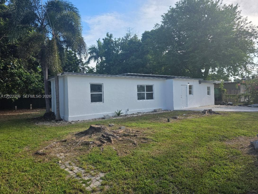 15340 Garfield Dr, Homestead, FL 33033 photo 2