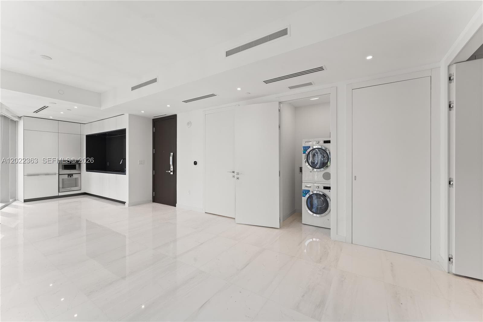 300 Biscayne Blvd Way # 1406, Miami, FL 33131 photo 5