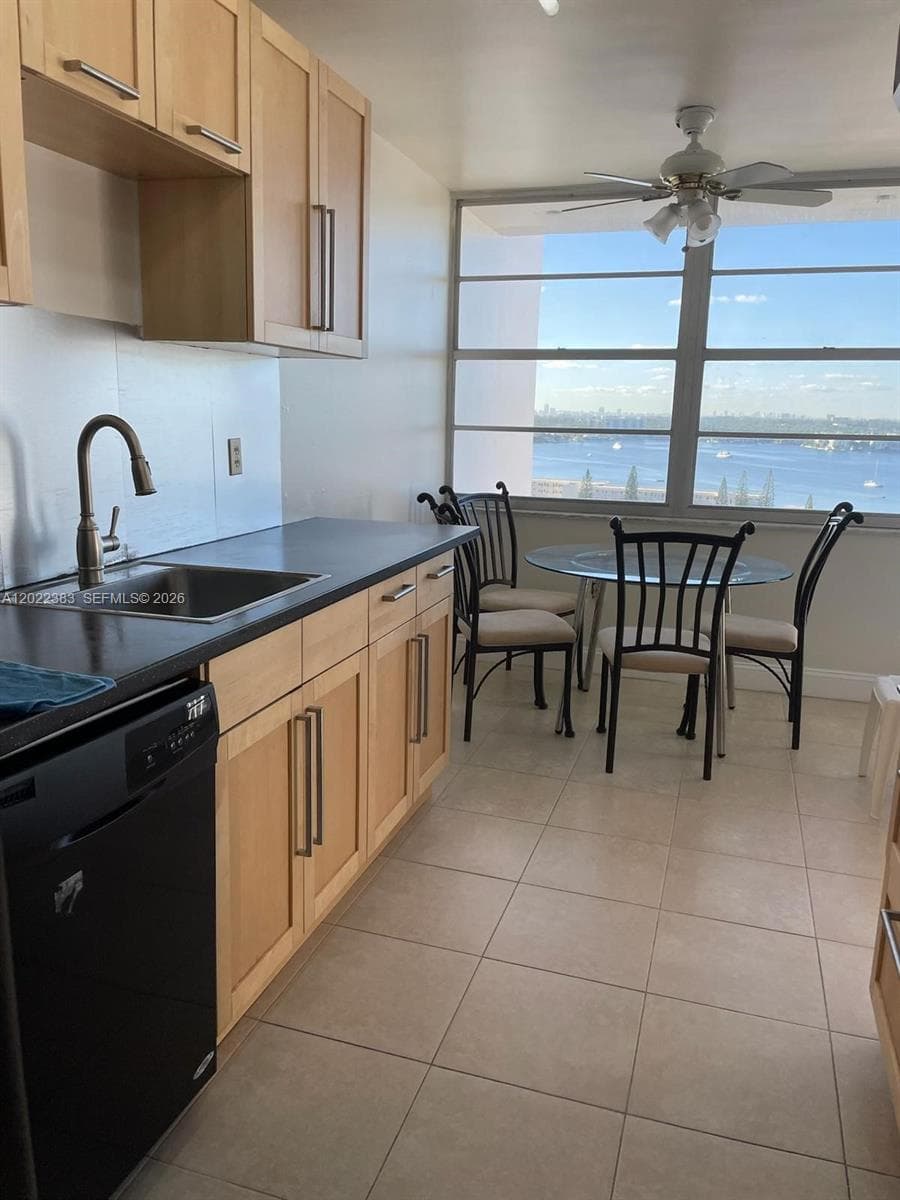 18021 Biscayne Blvd # 1701, Aventura, FL 33160 photo 2