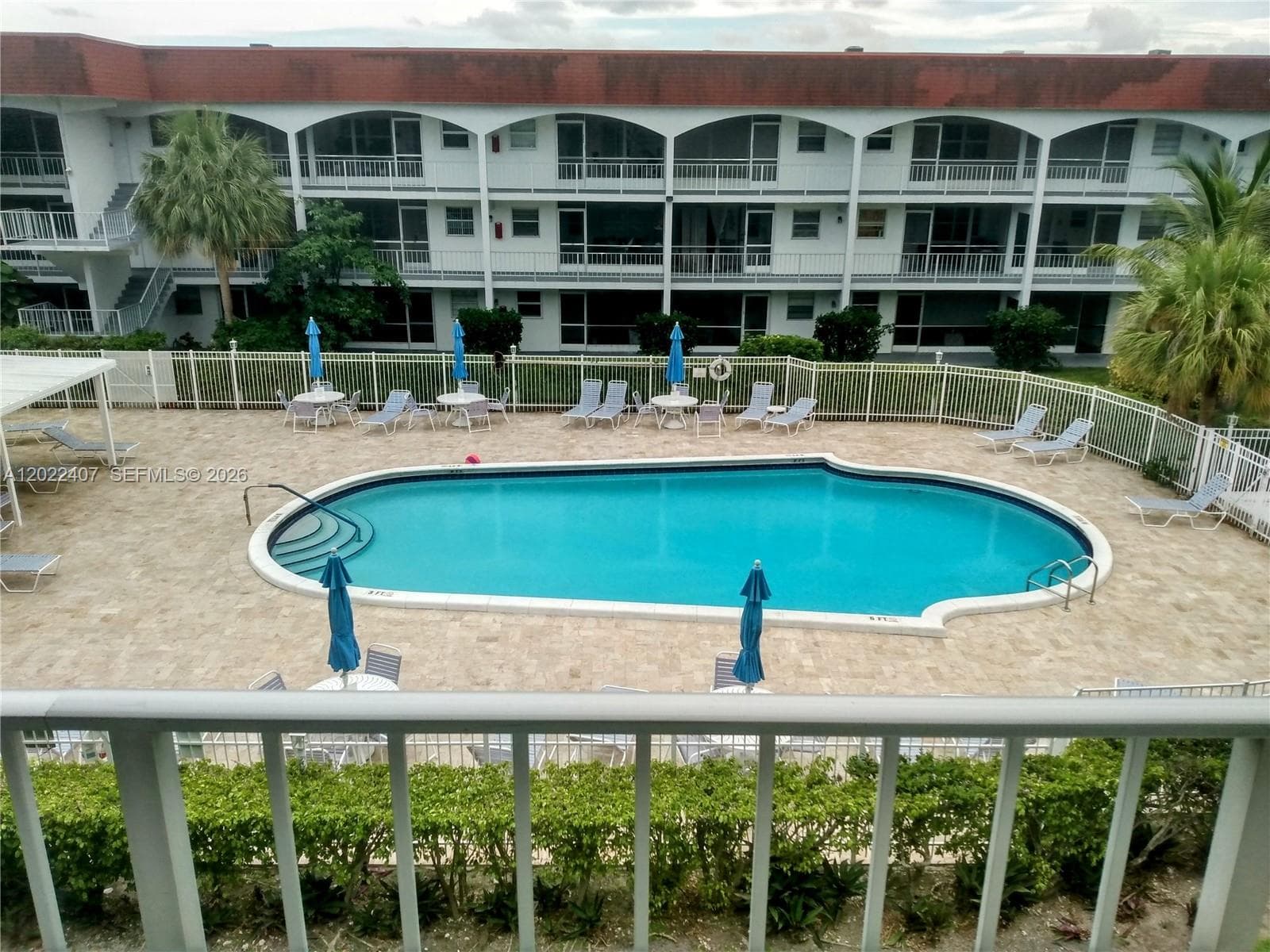 581 Blue Heron Dr # 315-B, Hallandale Beach, FL 33009 photo 2