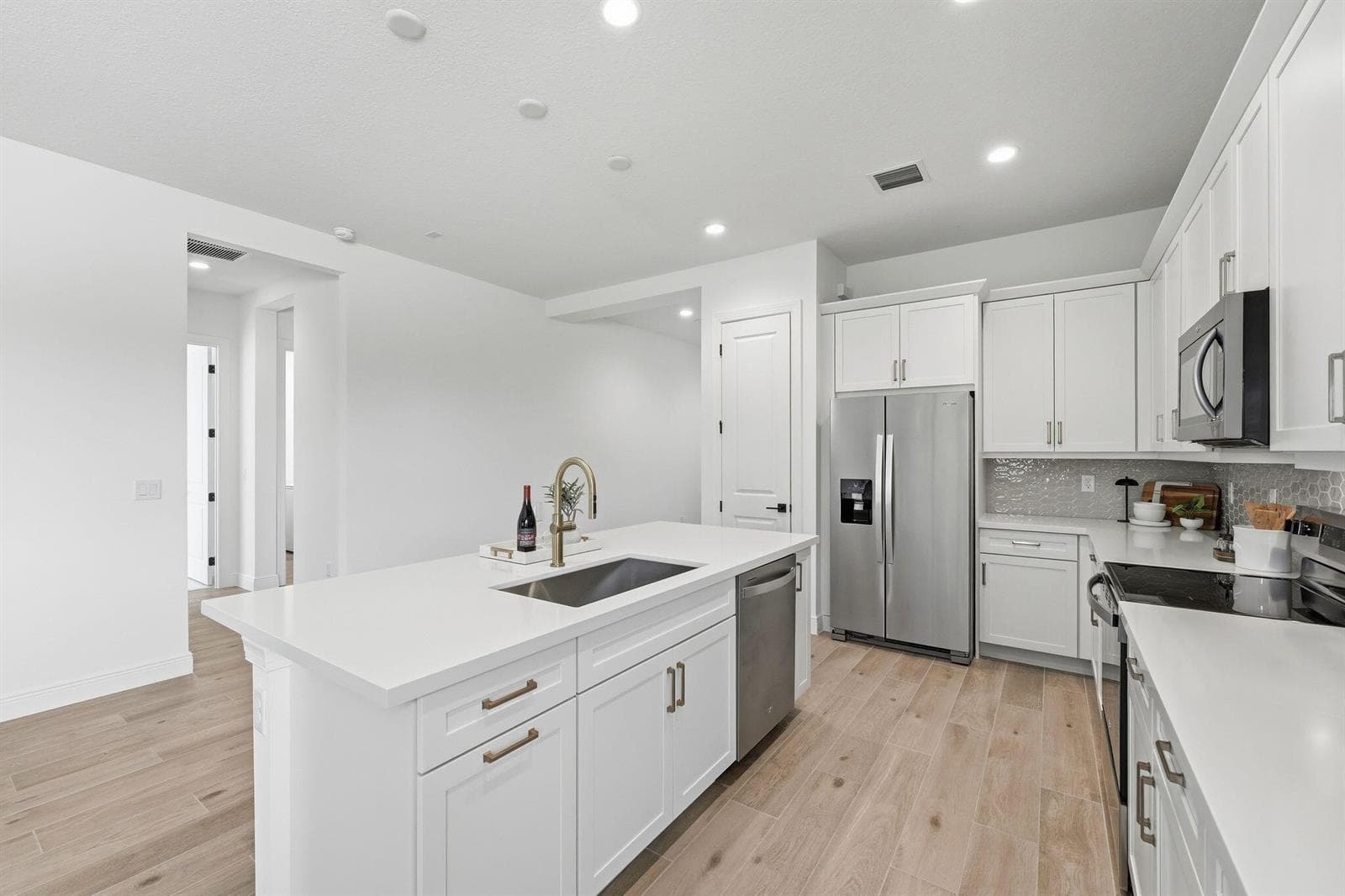 6783 68th Square, Vero Beach, FL 32967 photo 4