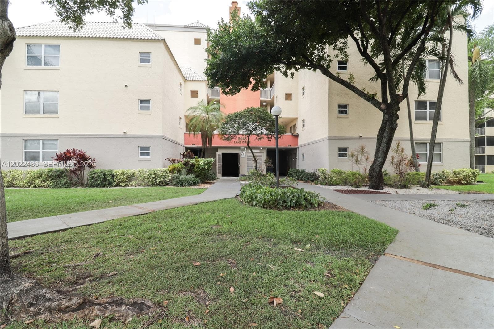 8245 Lake Dr # 308, Doral, FL 33166 photo 3