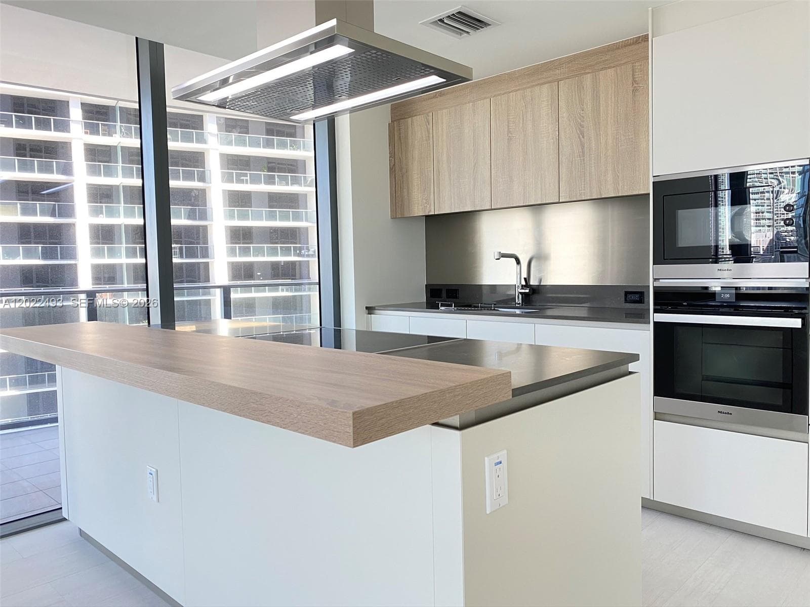 1000 Brickell Plz # 2715, Miami, FL 33131 photo 3