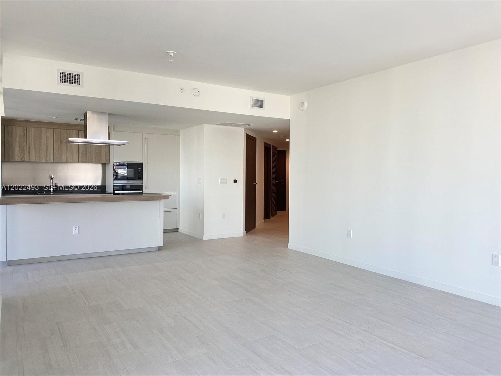 1000 Brickell Plz # 2715, Miami, FL 33131 photo 4