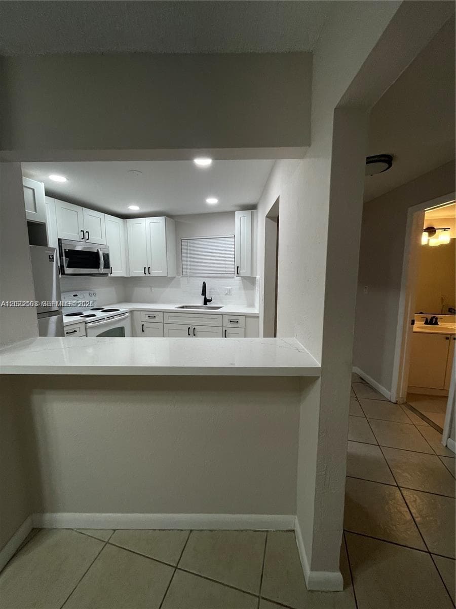 4255 N University Dr # 109, Sunrise, FL 33351 photo 2