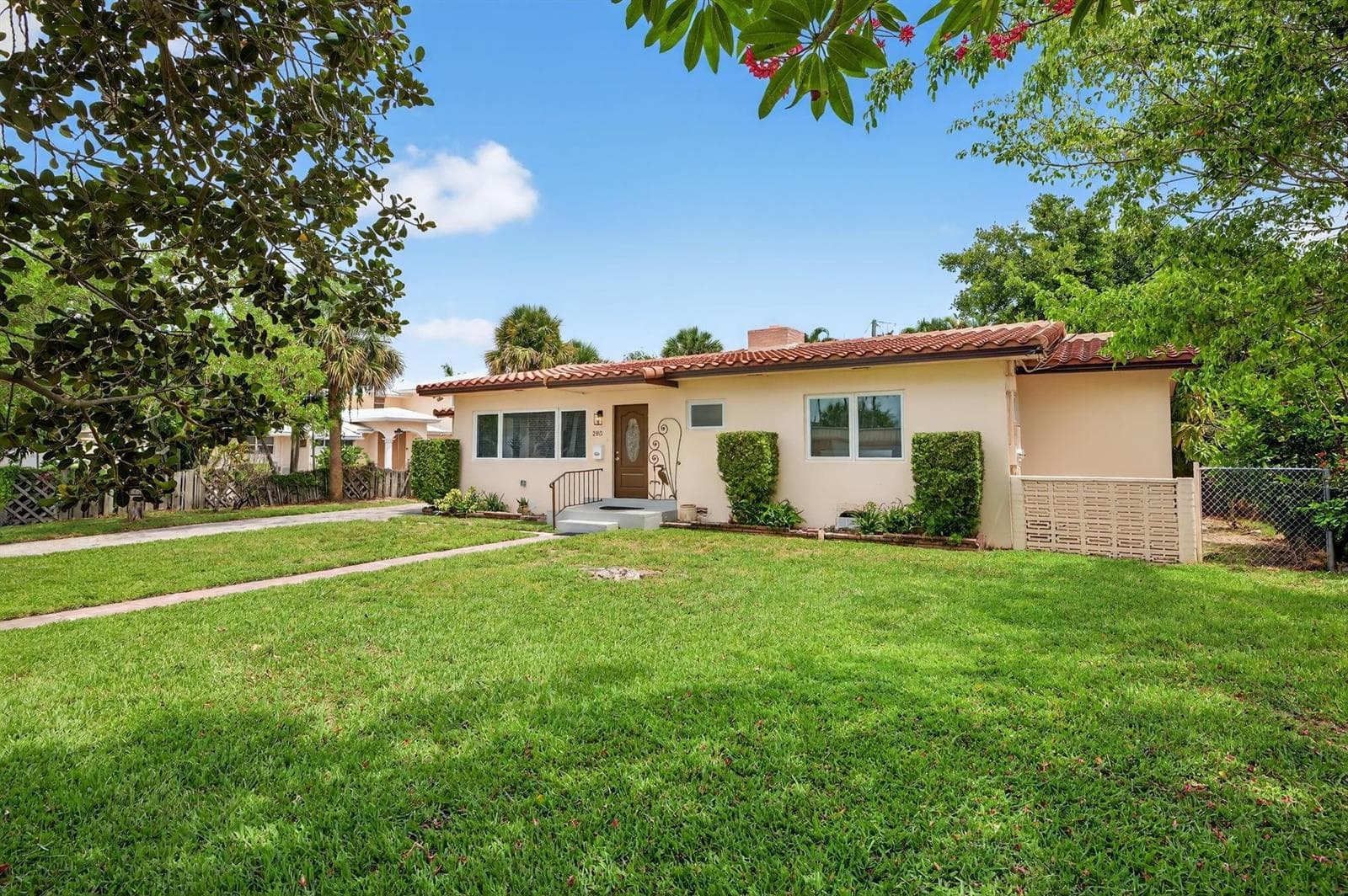 283 Imperial Lane, Lauderdale By The Sea, FL 33308 photo 2
