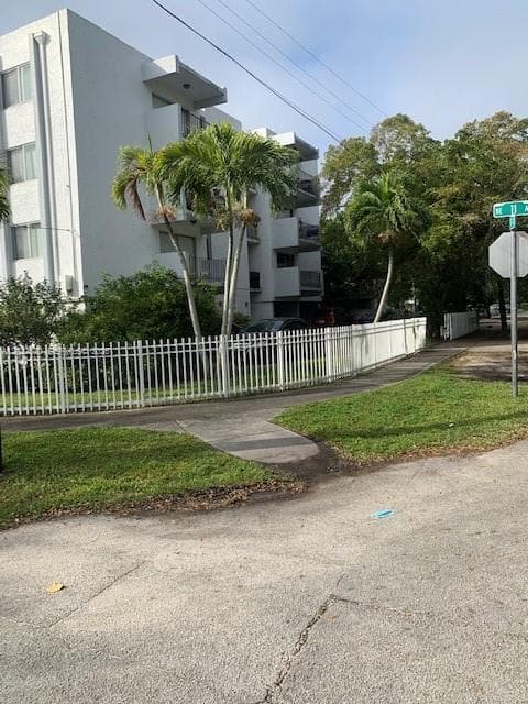 1090 NE 129th St # 202, North Miami, FL 33161 photo 2