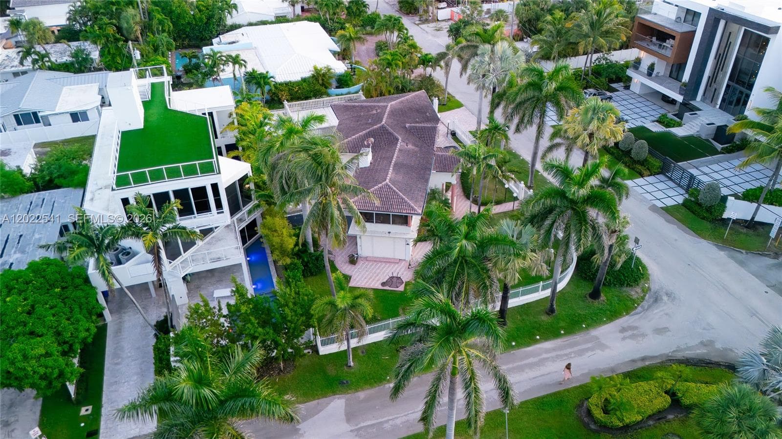 2701 N Atlantic Blvd, Fort Lauderdale, FL 33308 photo 3