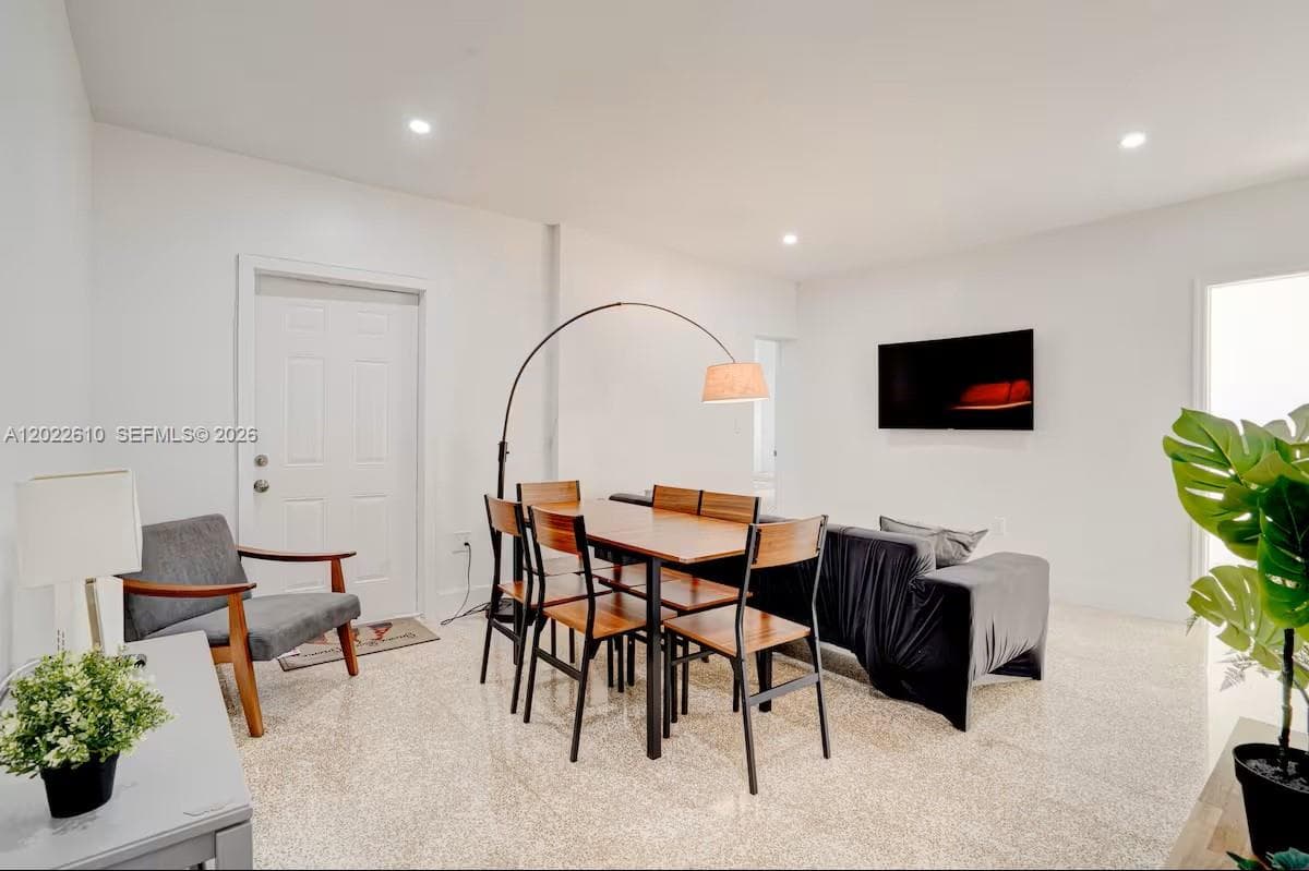 224 NE 111th St, Miami, FL 33161 photo 3