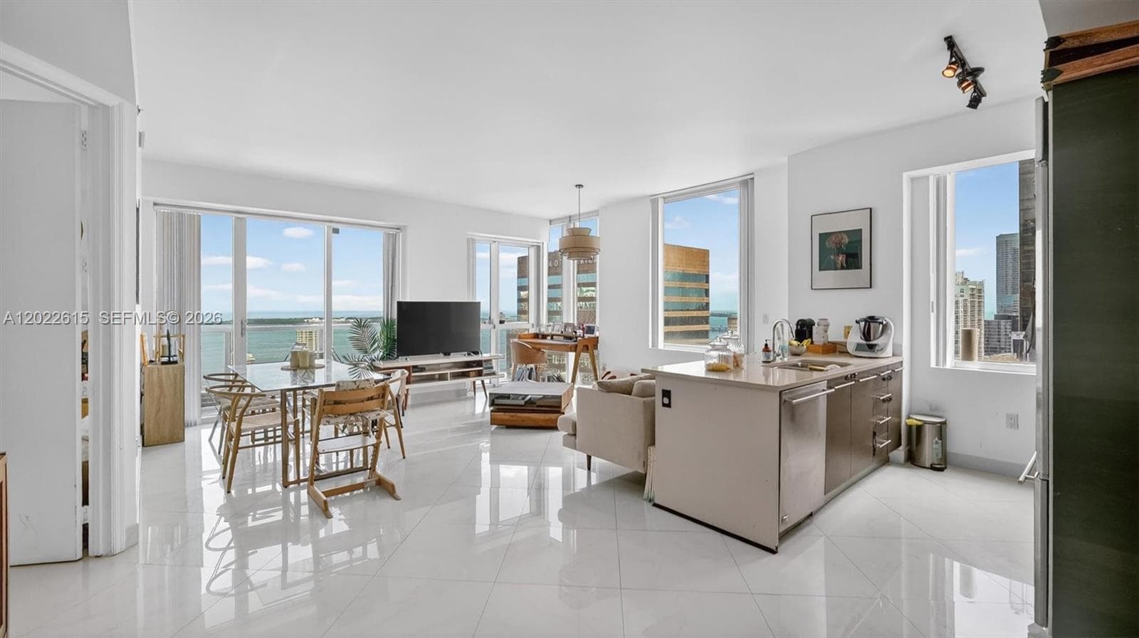 500 Brickell Ave # 4102, Miami, FL 33131 photo 2