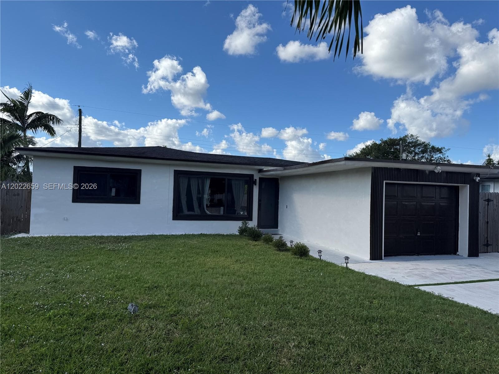 1825 SW 43rd Ave, Fort Lauderdale, FL 33317 photo 2