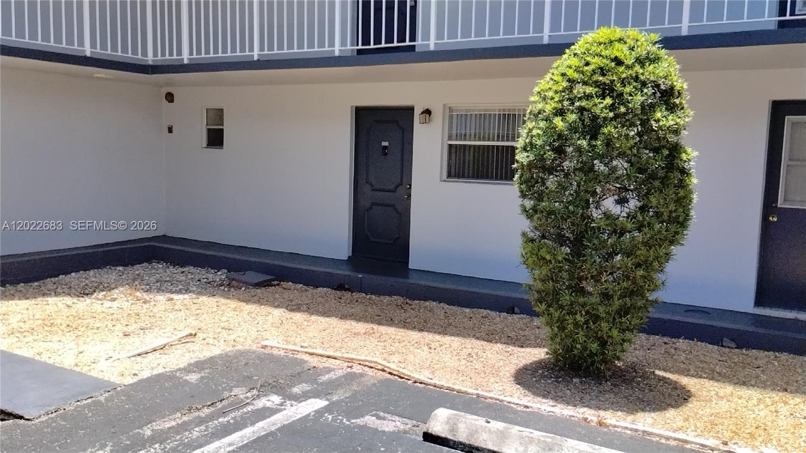 447 NE 195th St # 117, Miami, FL 33179 photo 2