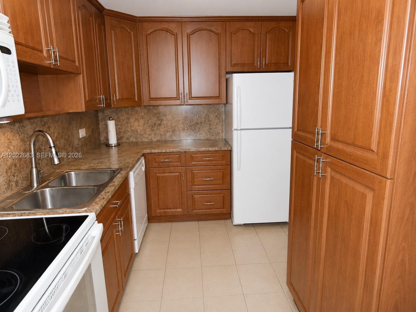 447 NE 195th St # 117, Miami, FL 33179 photo 4