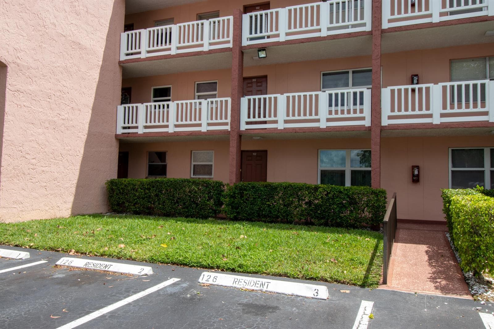 9621 Sunrise Lakes Boulevard # 102, Sunrise, FL 33322 photo 2