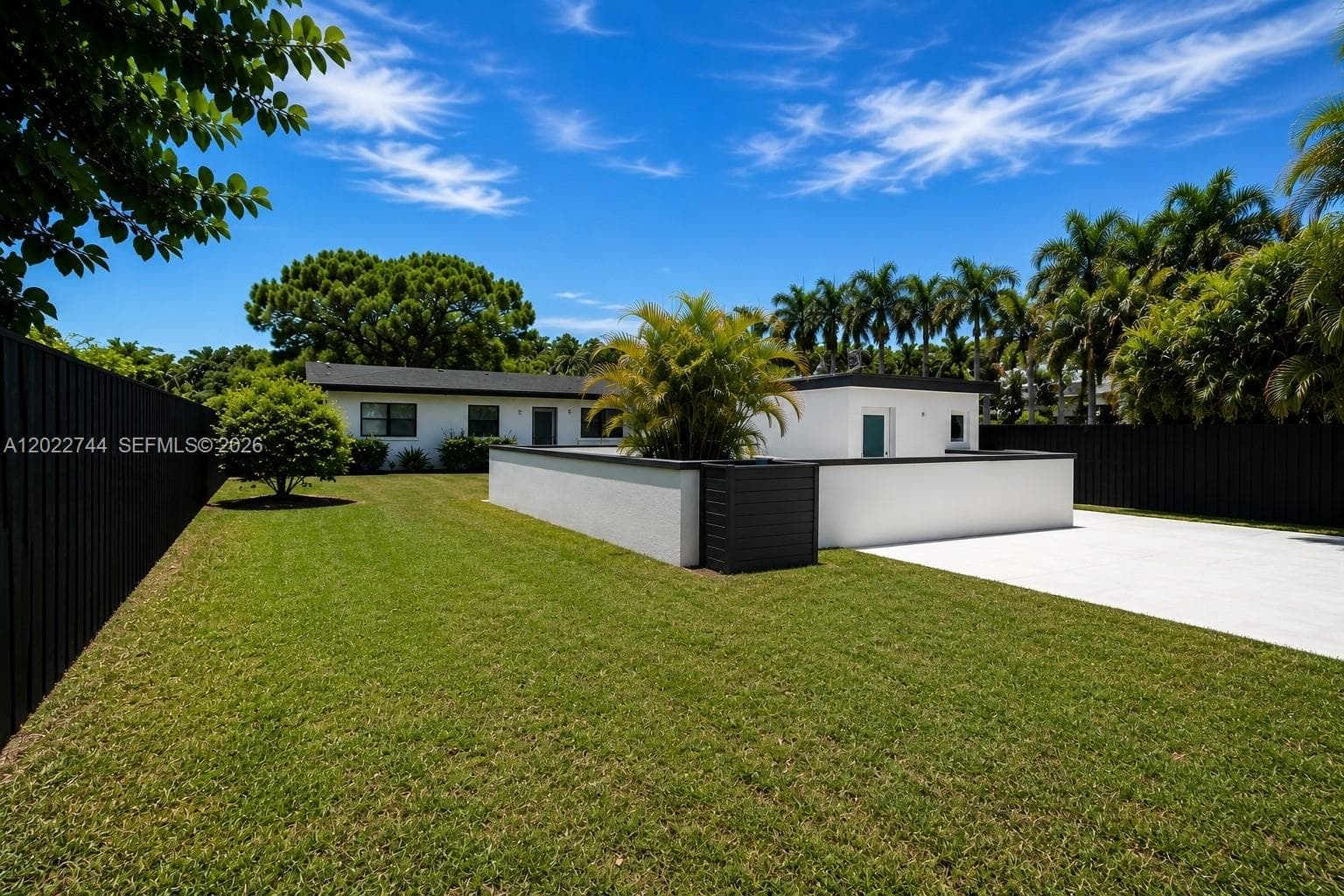 2573 Conroy Dr, North Palm Beach, FL 33403 photo 2