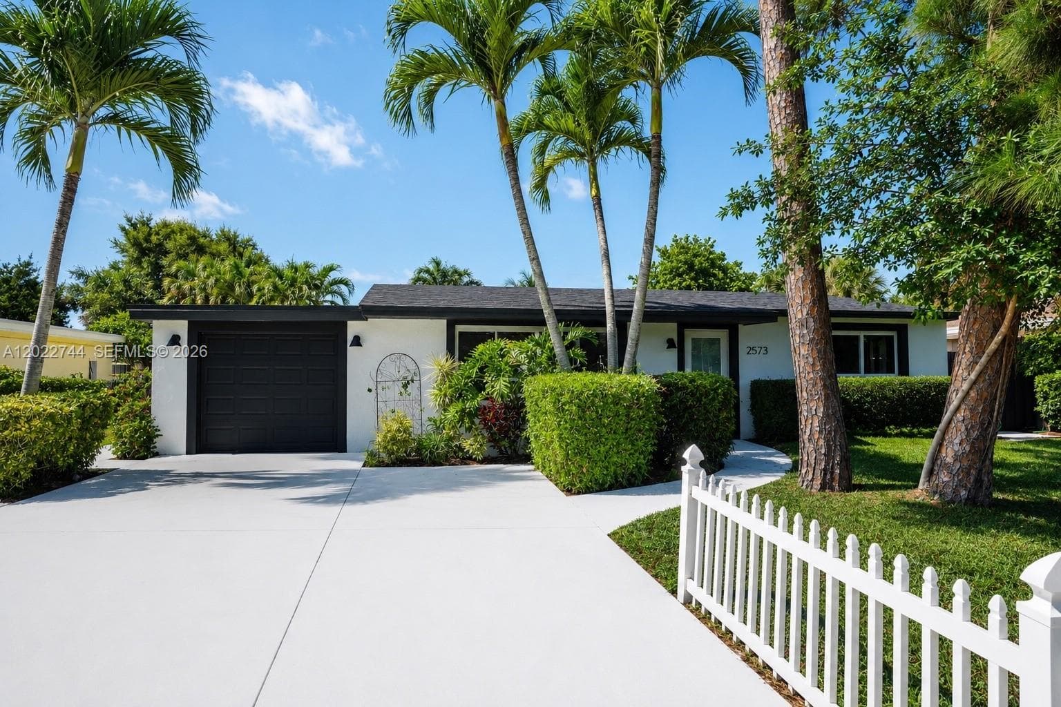 2573 Conroy Dr, North Palm Beach, FL 33403 photo 4