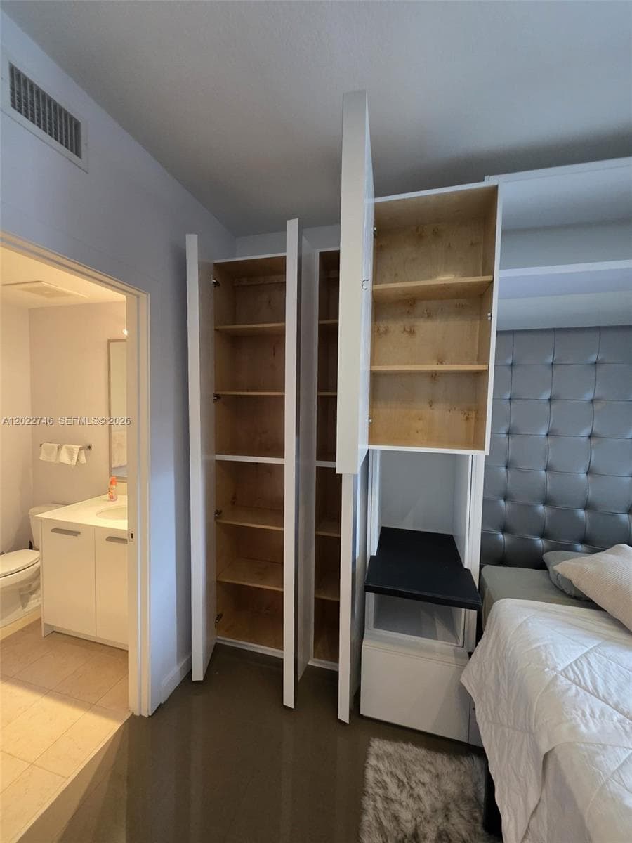 1060 Brickell Ave # 2201, Miami, FL 33131 photo 5