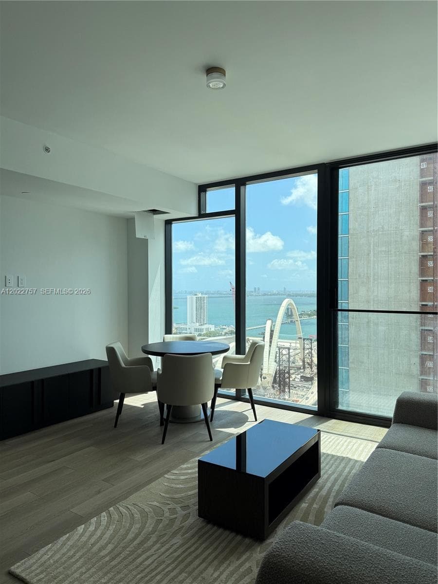20 NE 11th ST # 3506, Miami, FL 331 photo 2