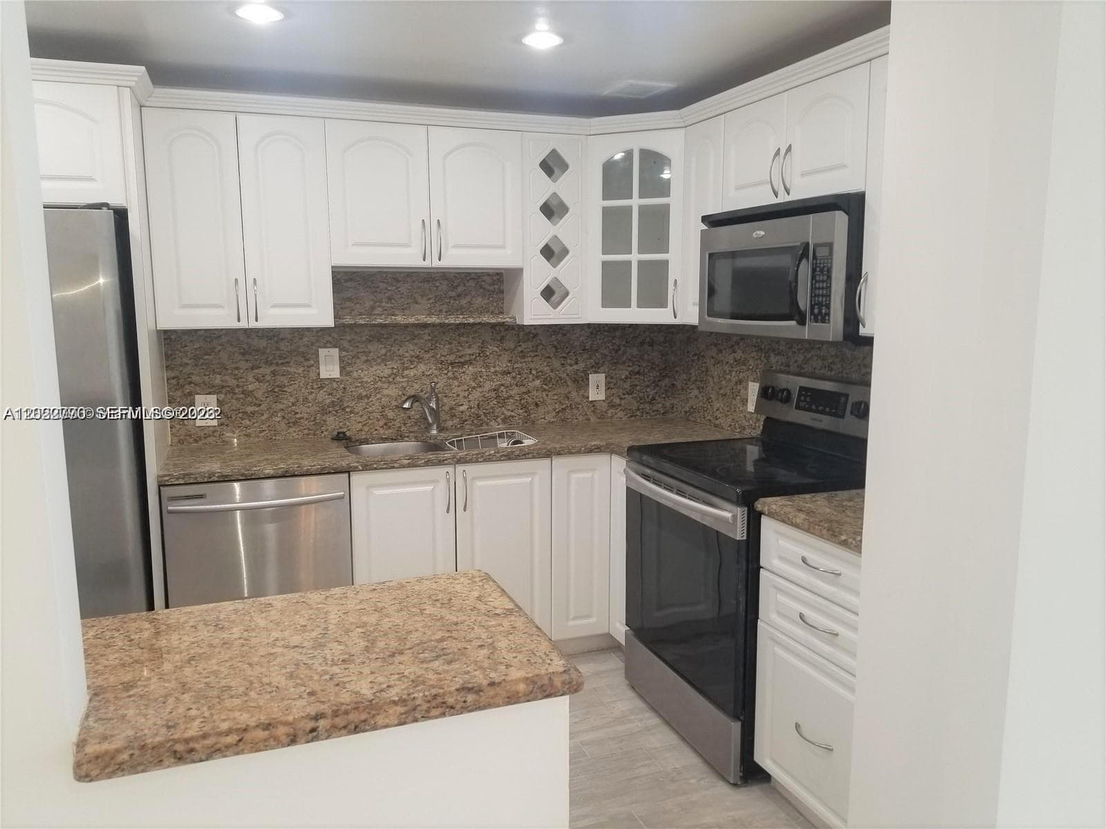 100 Bayview Dr # 208, Sunny Isles Beach, FL 33160 photo 4
