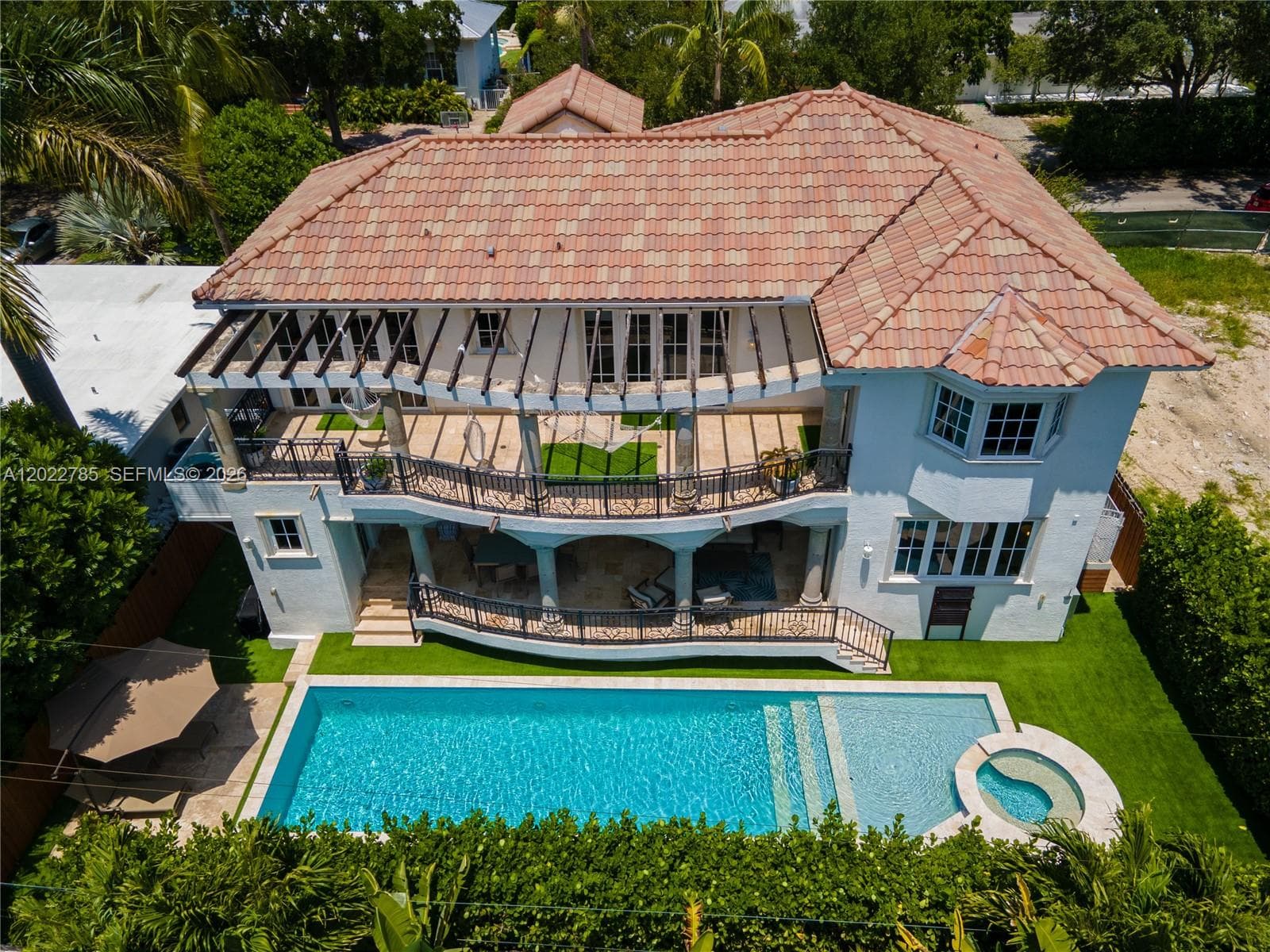 350 Redwood Ln, Key Biscayne, FL 33149 photo 2