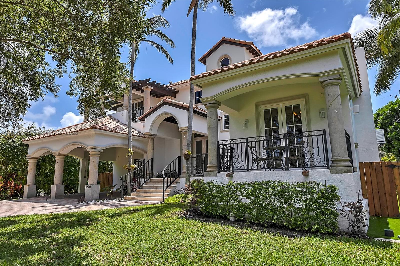 350 Redwood Ln, Key Biscayne, FL 33149 photo 3