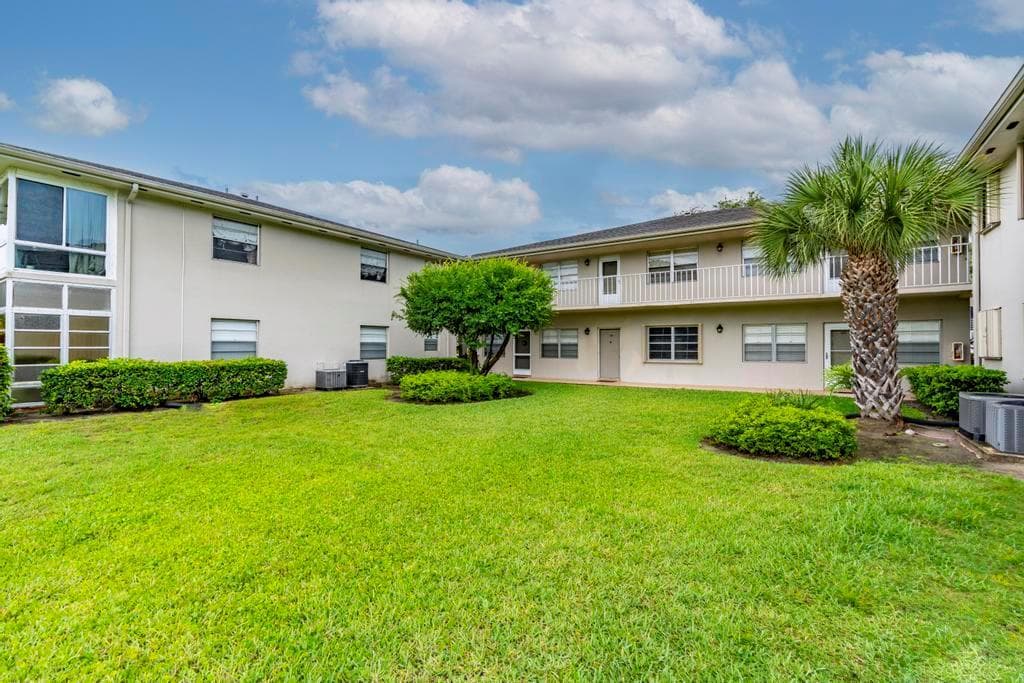 3 Lake Vista Trail # 203, Port St. Lucie, FL 34952 photo 3