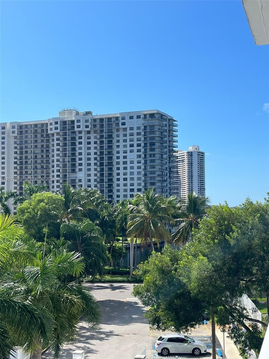 2851 NE 183rd St # 405E, Aventura, FL 33160 photo 3