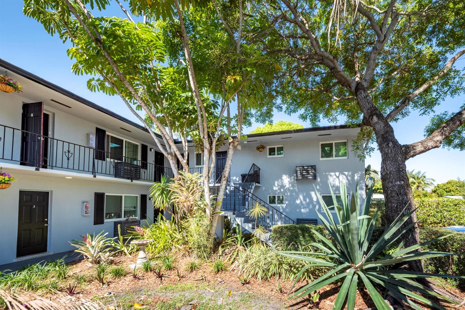 806 NE 16th Place # 1-8, Fort Lauderdale, FL 33305 photo 2
