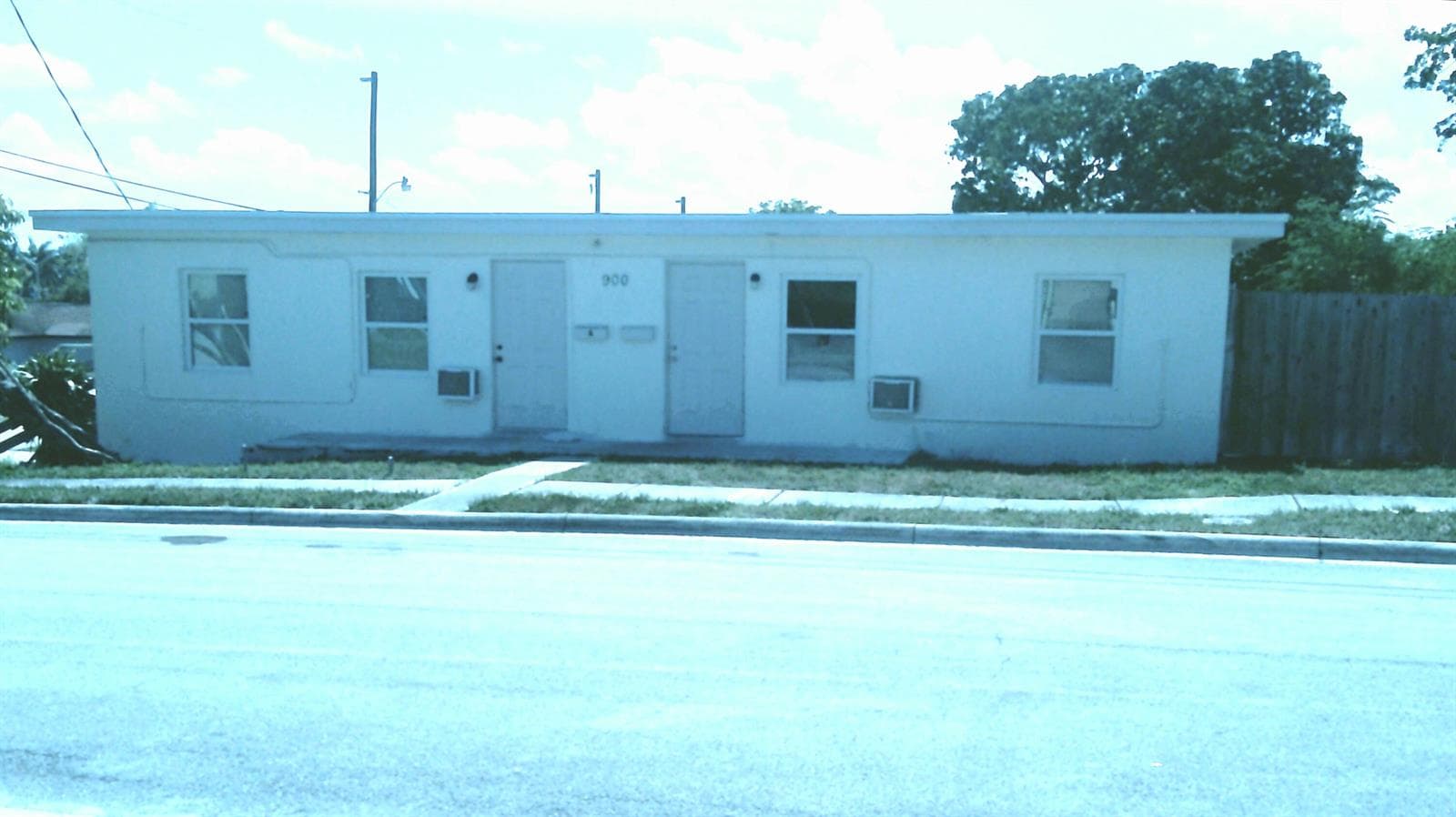 900 W 9th Street, Riviera Beach, FL 33404 photo 2