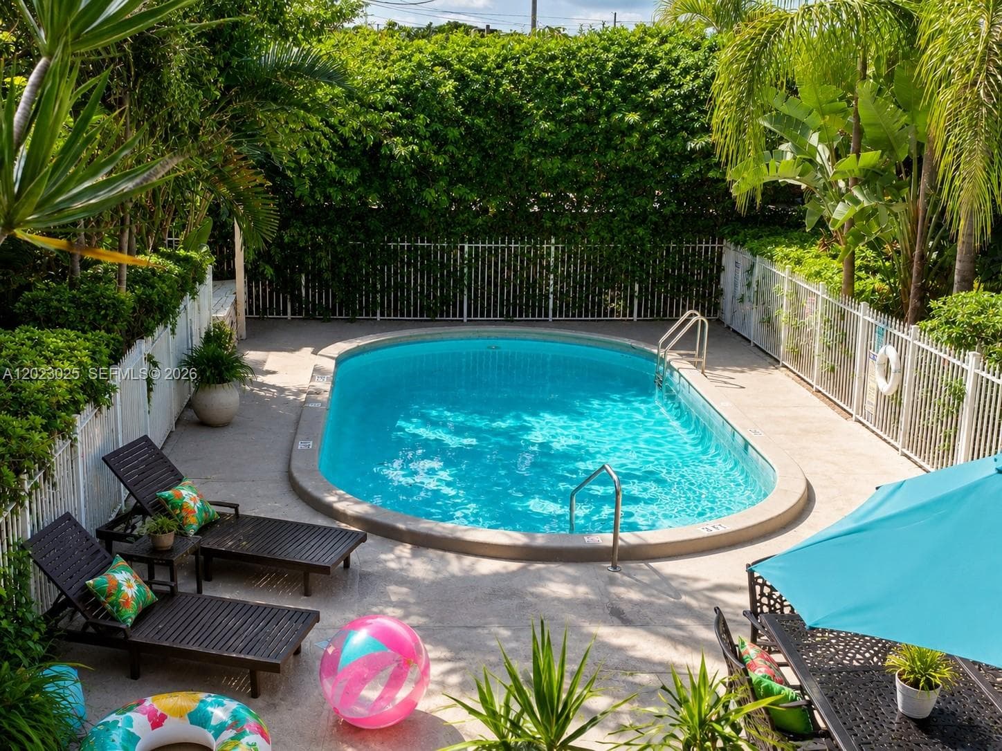 1423 Holly Heights Dr # 4, Fort Lauderdale, FL 33304 photo 2