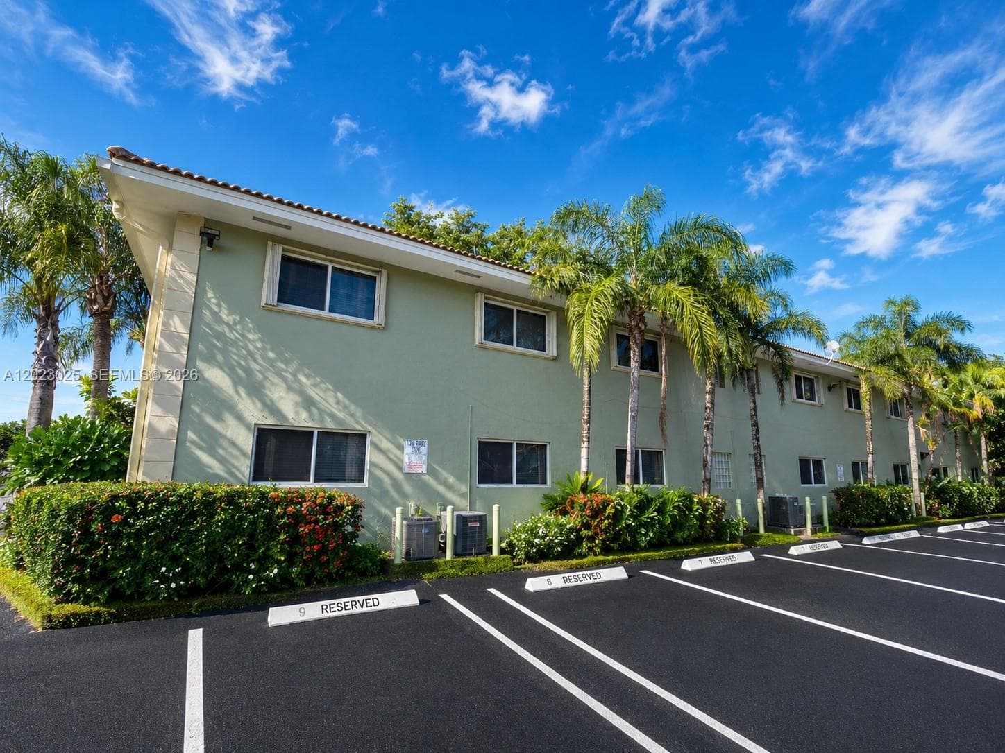 1423 Holly Heights Dr # 4, Fort Lauderdale, FL 33304 photo 4