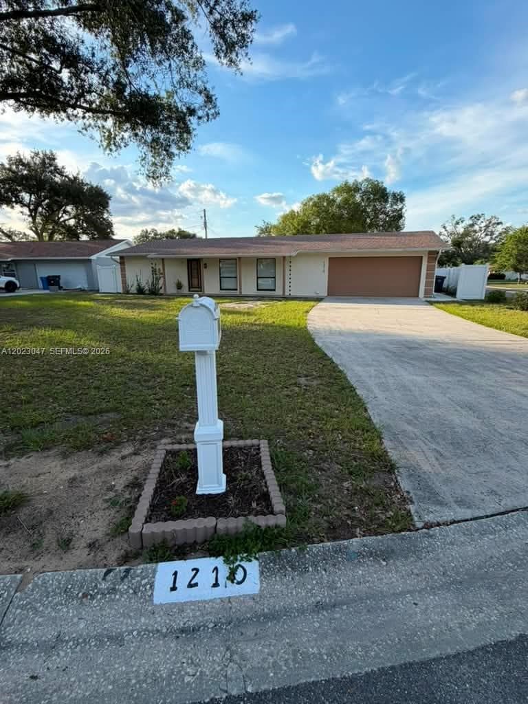 1210 BRANDA VISTA DR, Brandon, FL 33510 photo 2