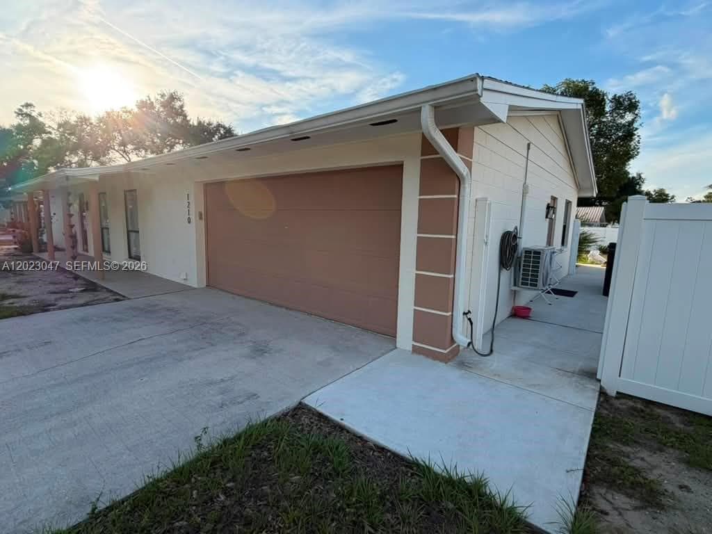 1210 BRANDA VISTA DR, Brandon, FL 33510 photo 5