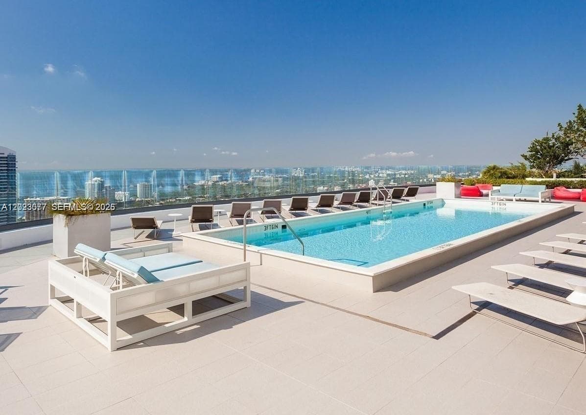 45 SW 9th St # 3501, Miami, FL 33130 photo 5