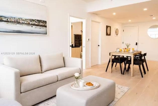 225 N Miami Ave # 3204, Miami, FL 33128