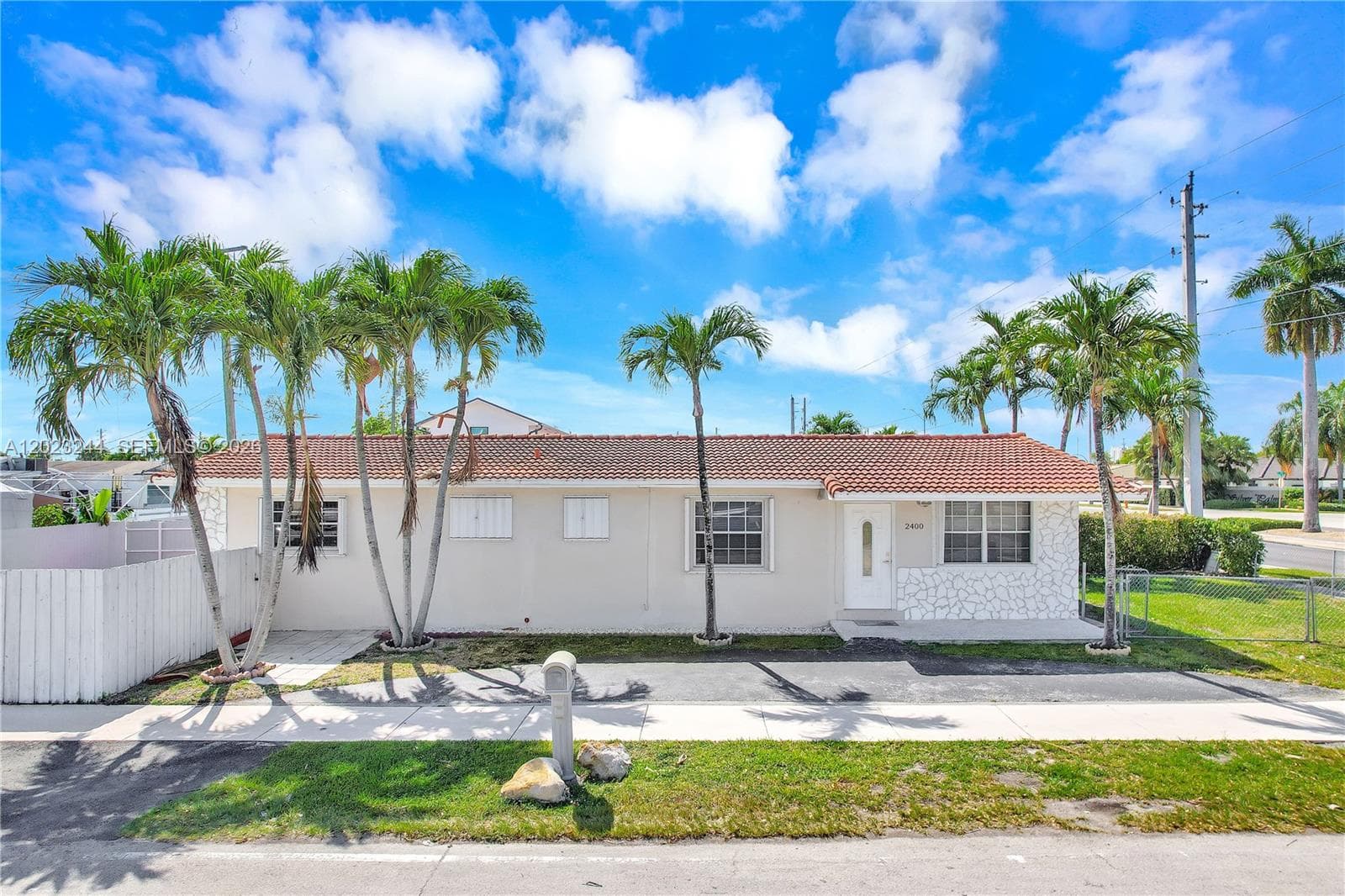 2400 SW 103rd Ct, Miami, FL 33165 photo 2