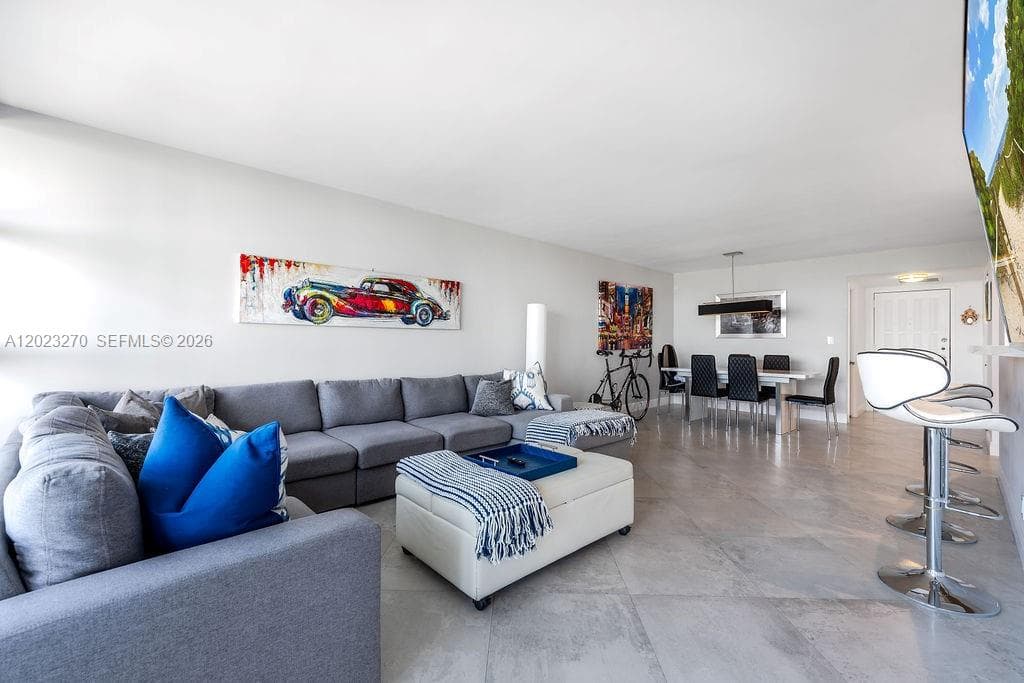 600 Parkview Dr # 829, Hallandale Beach, FL 33009 photo 5