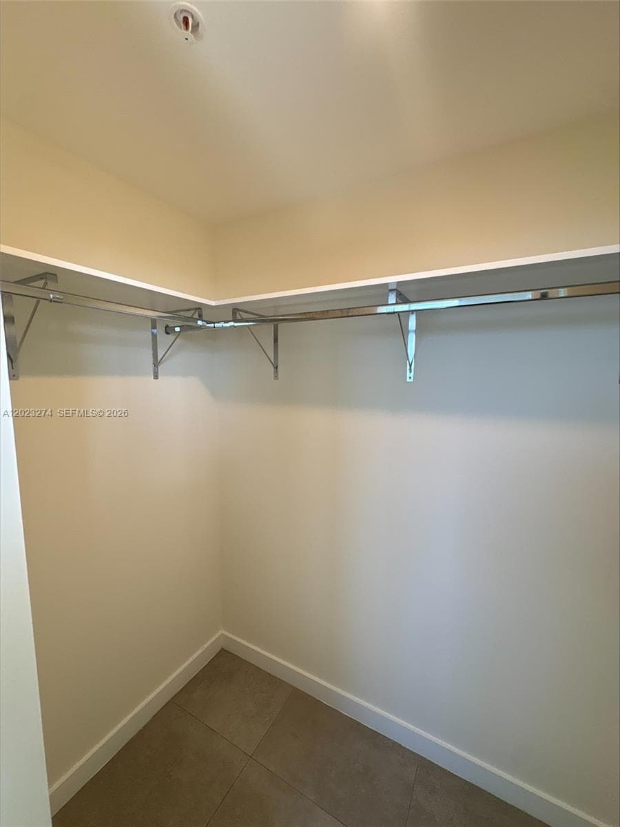 16395 Biscayne Blvd # 1310, North Miami Beach, FL 33160 photo 3