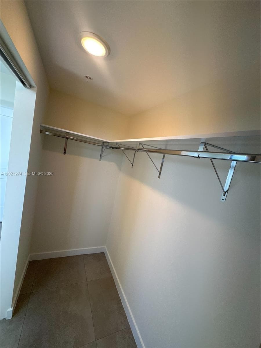 16395 Biscayne Blvd # 1310, North Miami Beach, FL 33160 photo 5